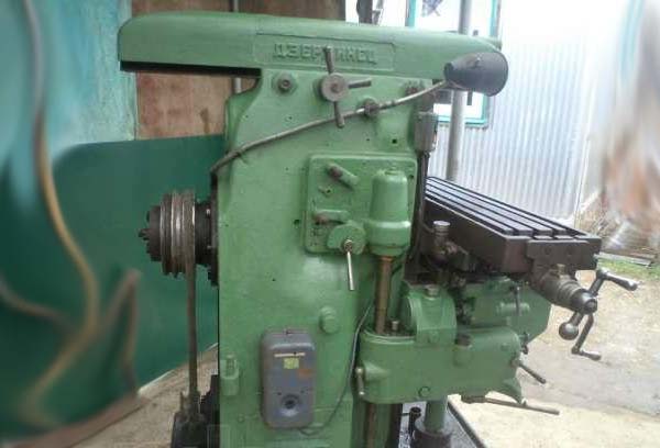 Фото горизонтального фрезерного верстата Дзержинец ТГ-2